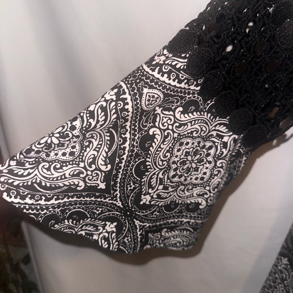 new directions Black & White Medallion Bell-Sleeve Tunic - Picture 3 of 6